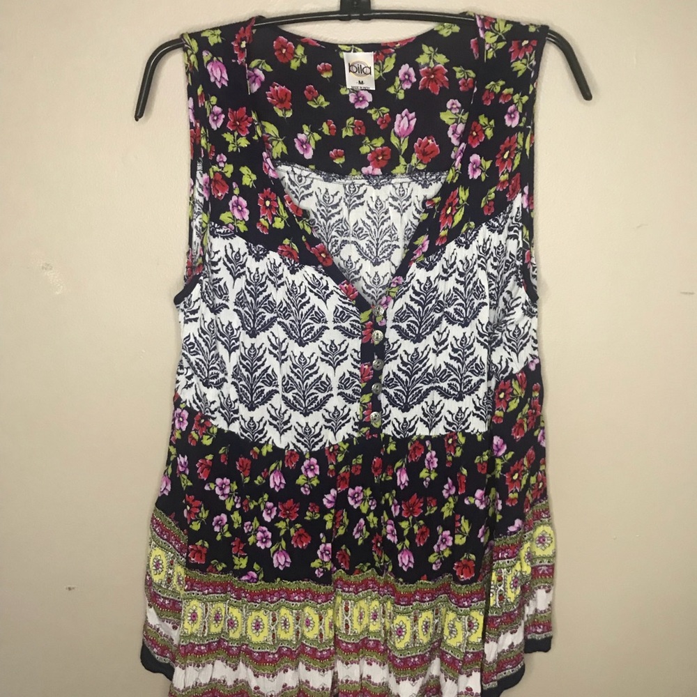 Bila Sleeveless Summer Top M